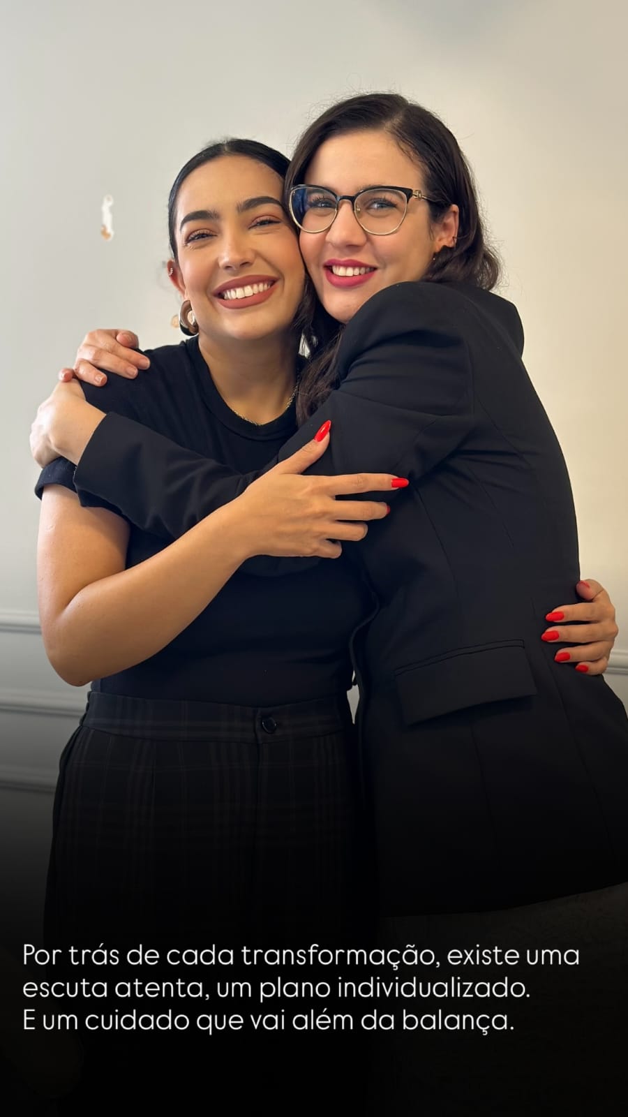 Camila Moura com a Dra. Manoela Souza